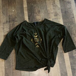 "Nel Lo Brand Size XL Green Sun Moon Phase Tie-Side Top"